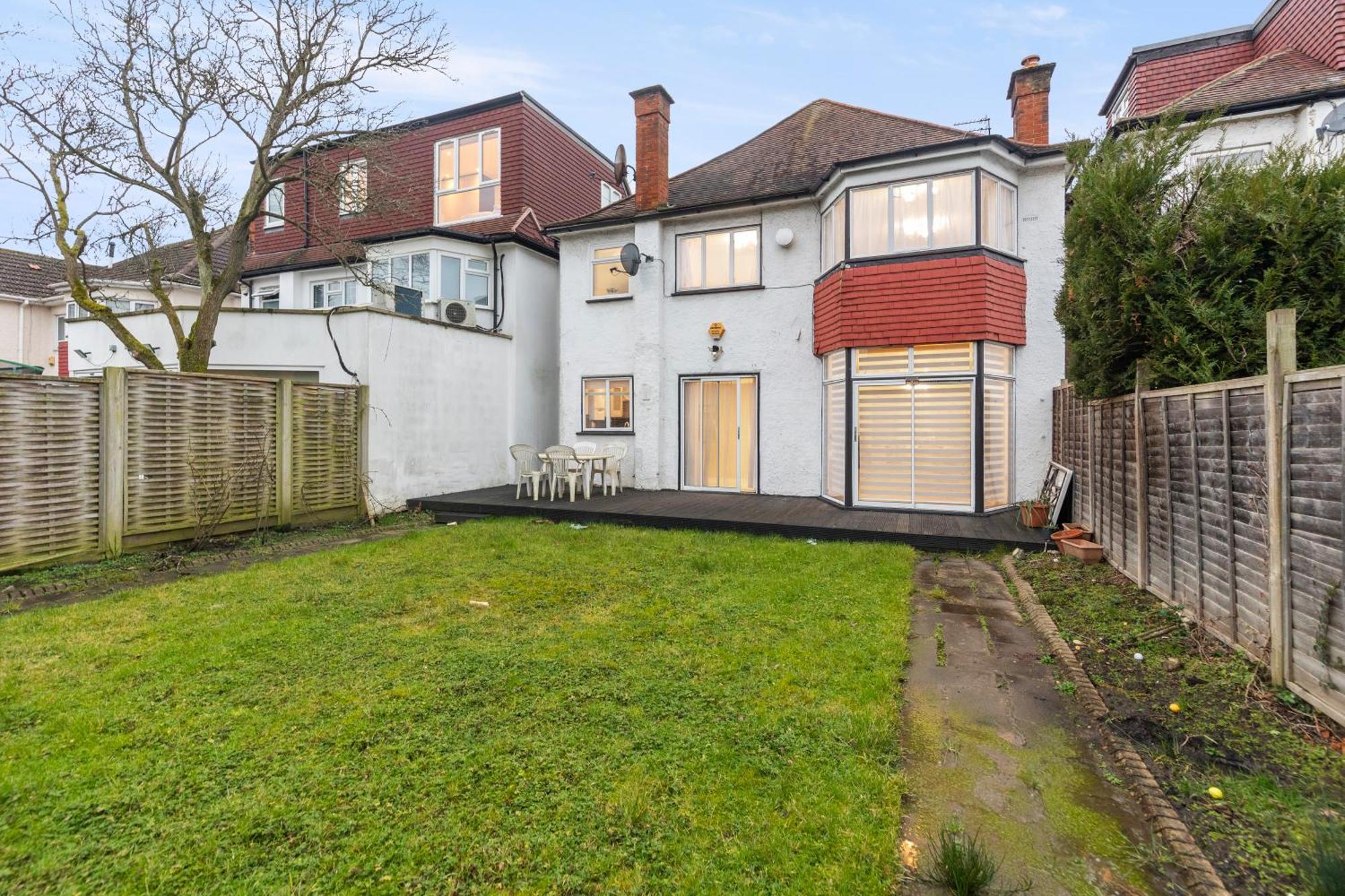Spacious 4 Bedroom House London