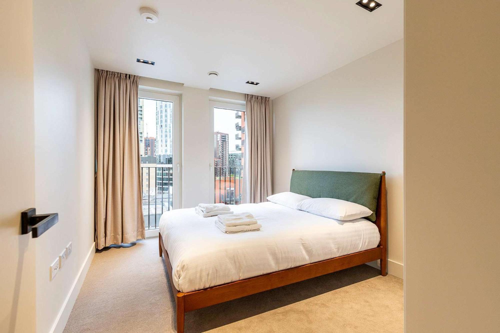 3br 2bth Penthouse In Apartment *