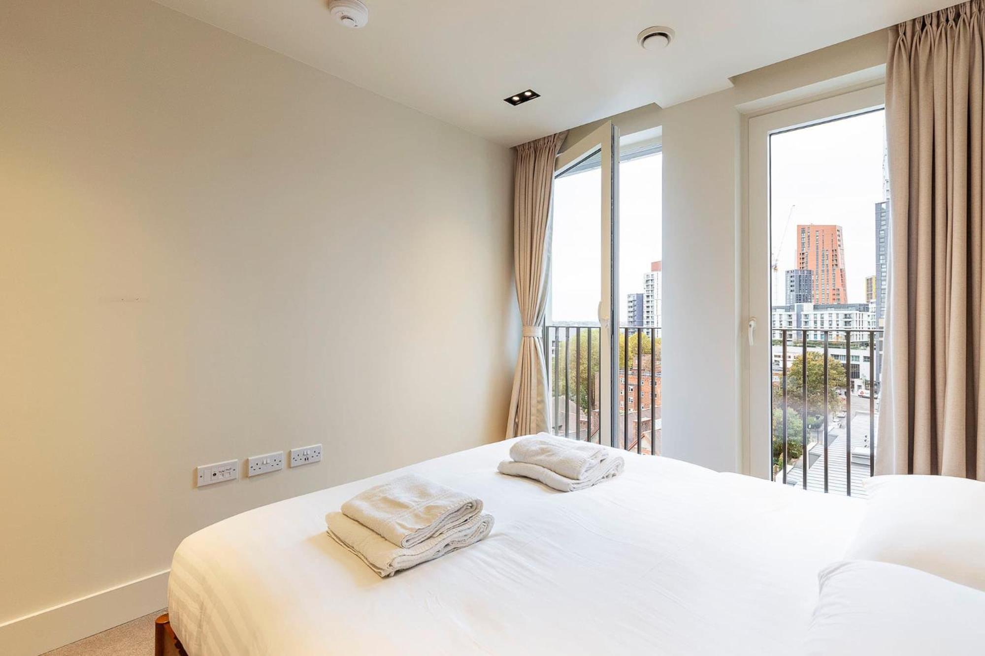 3br 2bth Penthouse In London