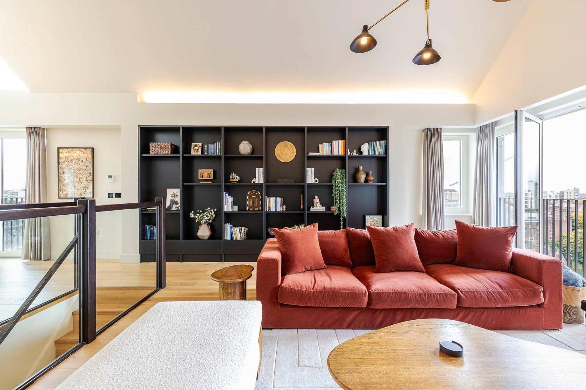 3br 2bth Penthouse In Apartment *