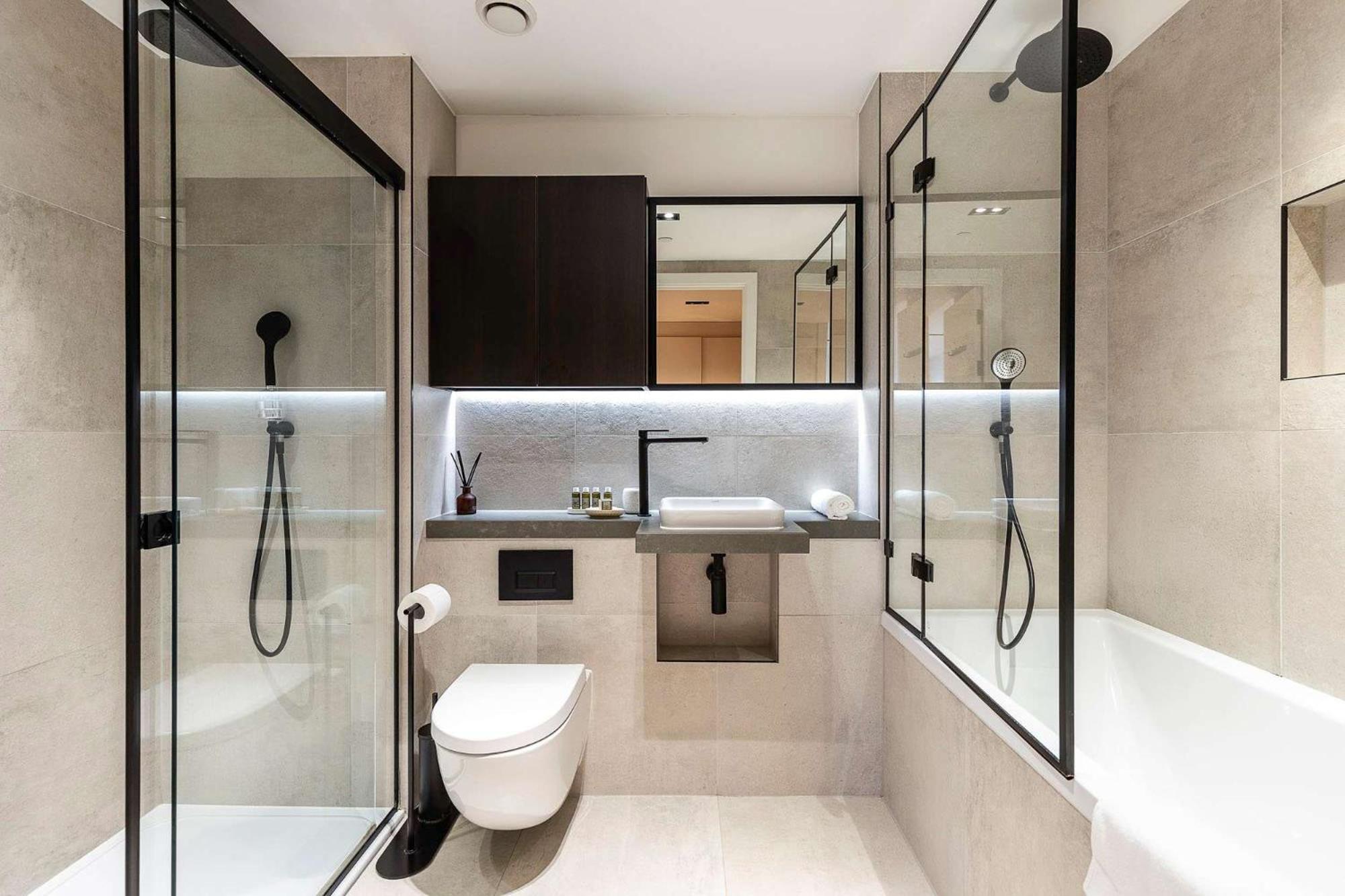 Apartment 3br 2bth Penthouse In London