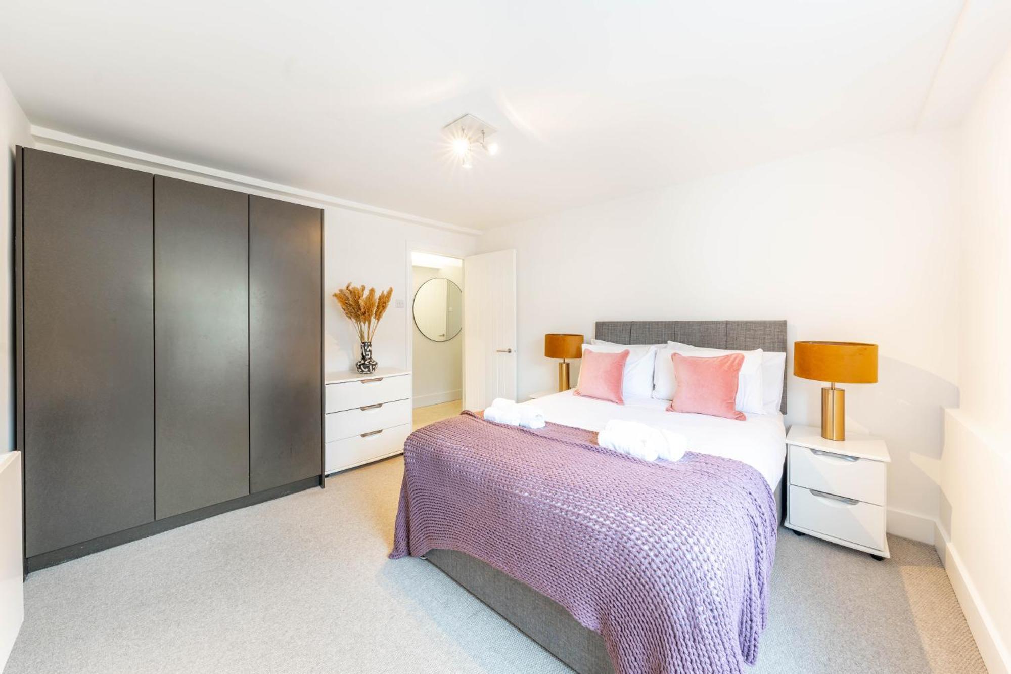 Berryland 11 By Artsy Apartment