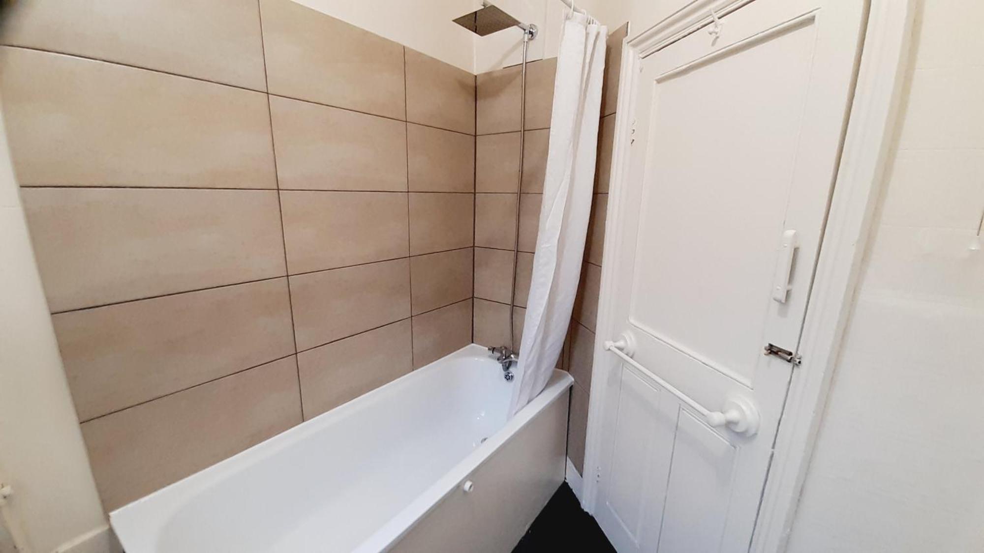 Hospedagem domiciliar Shared House E11 *