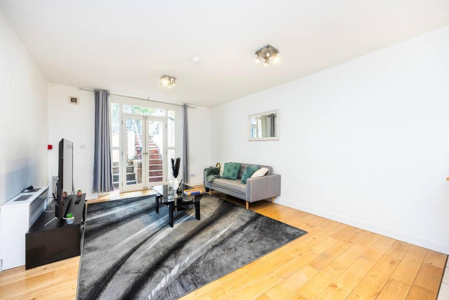 Beautiful With Spacious Garden - Earl's Court * Londres