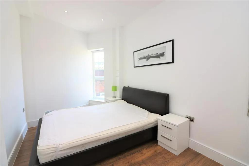 Apartment Close To London