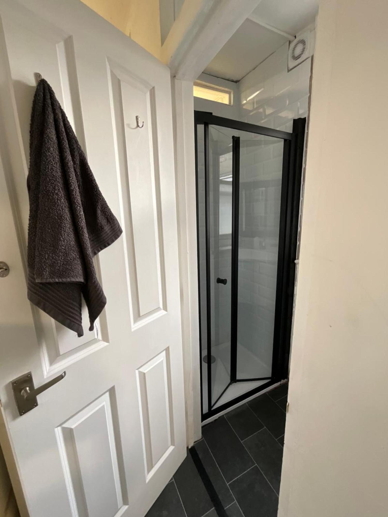 3 Flat Share Fitzrovia, Apartment *