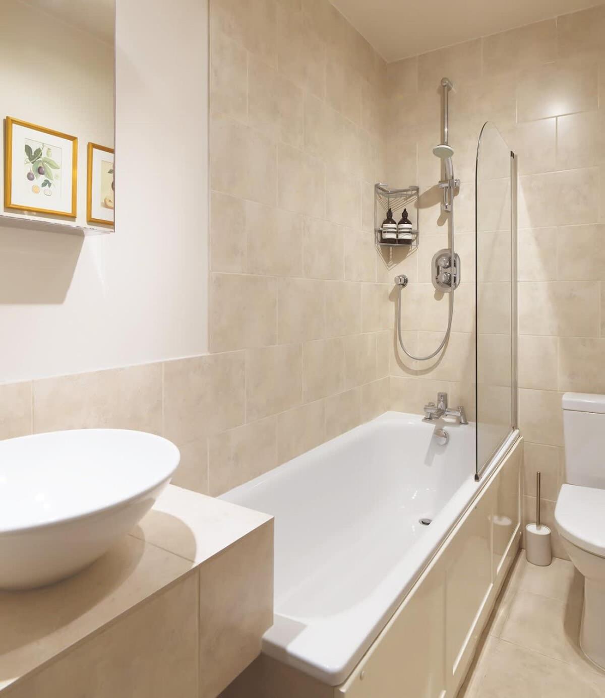 Colourful House 3 Bed - Notting Hill Apartment