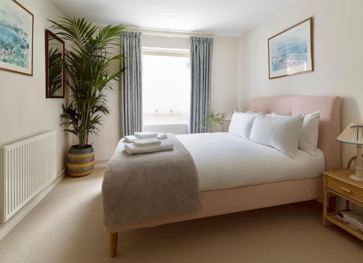 Colourful House 3 Bed - Notting Hill