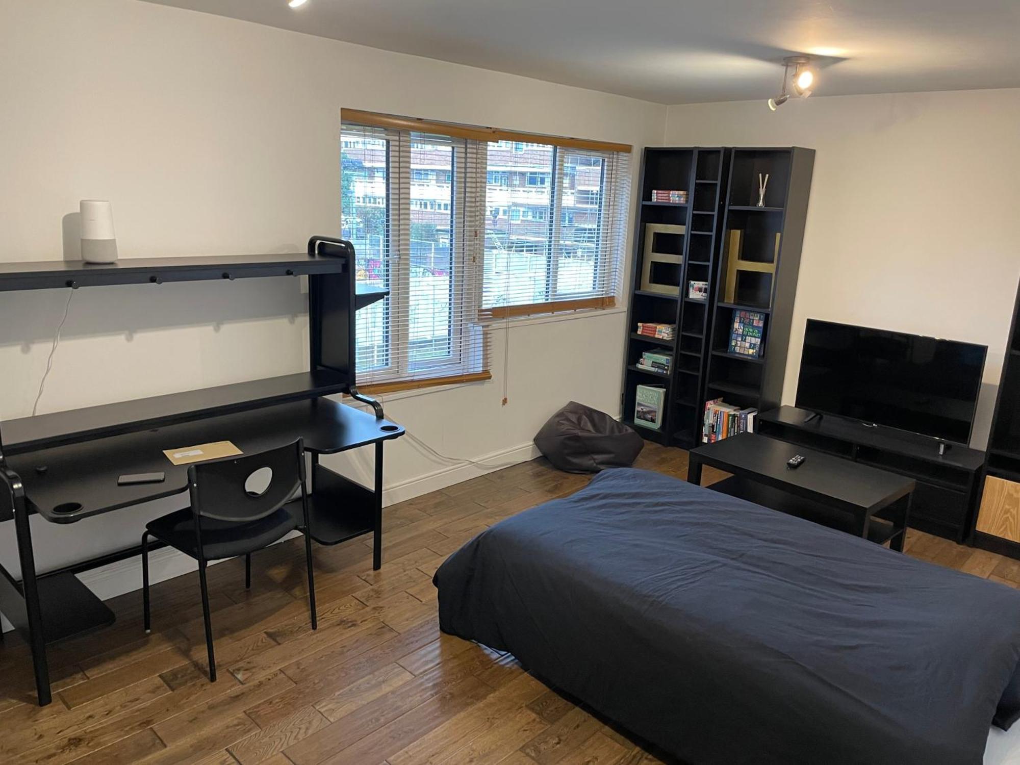 Fields - Escape Apartment London