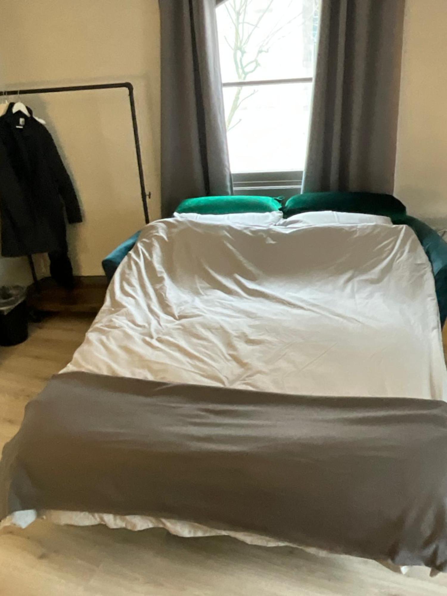 3 Flat Share Fitzrovia, *
