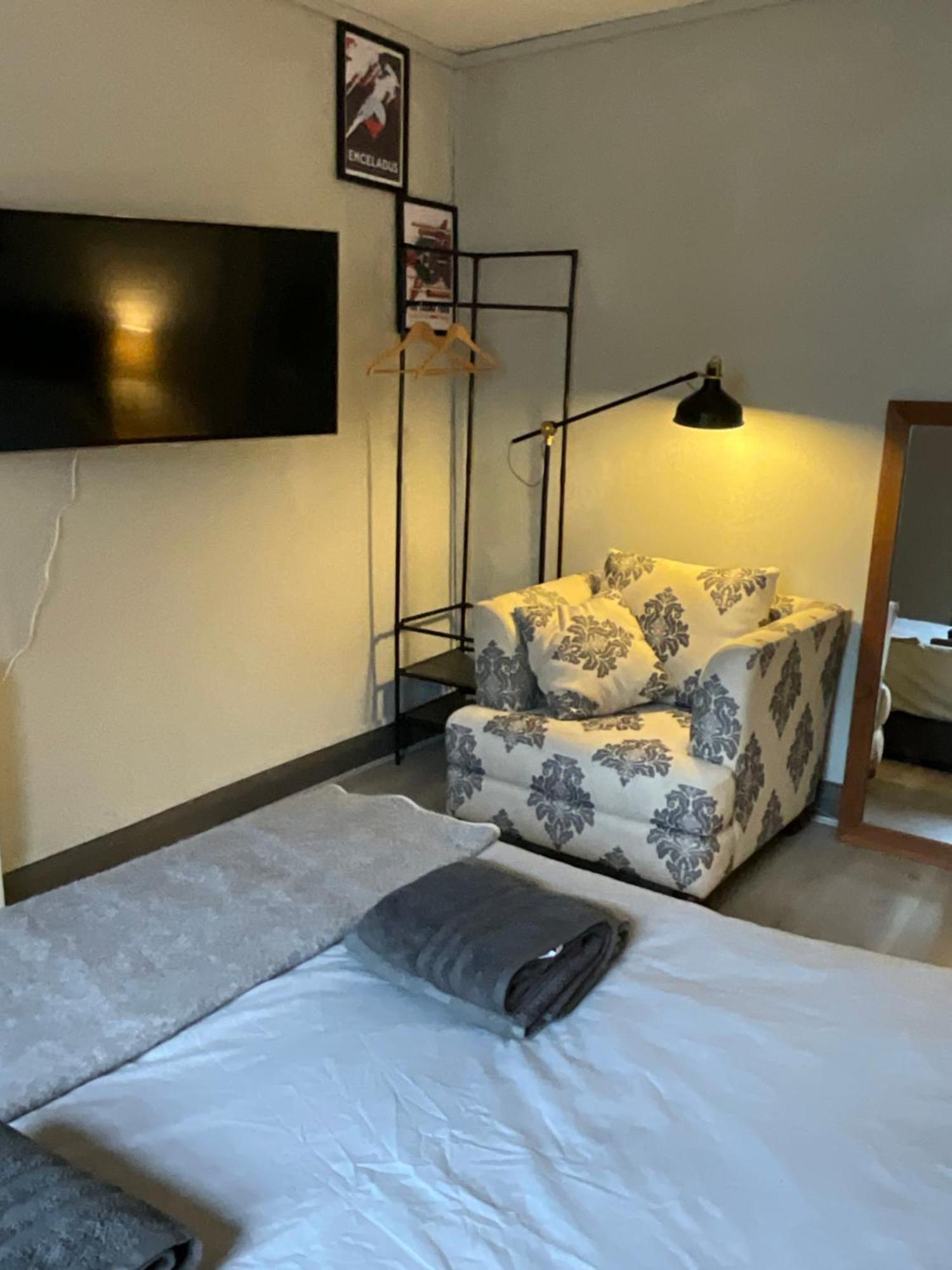 3 Flat Share Fitzrovia, London
