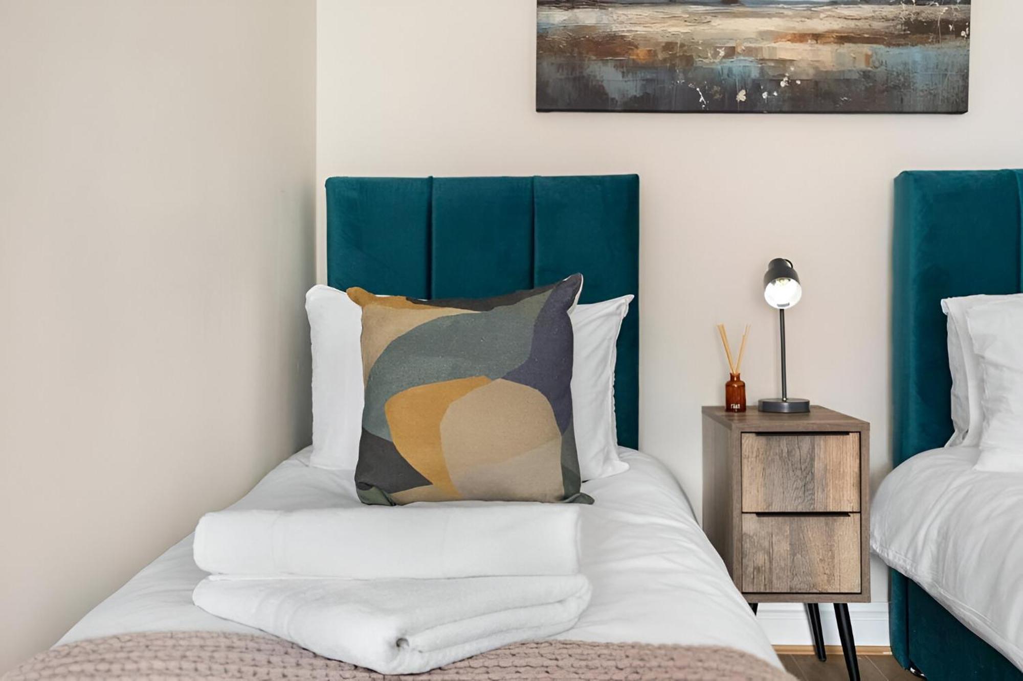 Urban Vibes, Modern 2br Flat In Prime Spot Apartment *