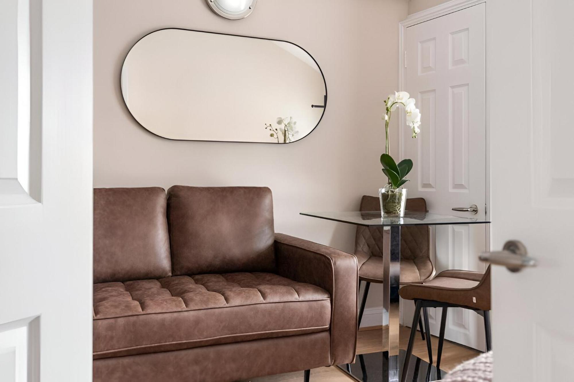 Apartment Urban Vibes, Modern 2br Flat In Prime Spot *