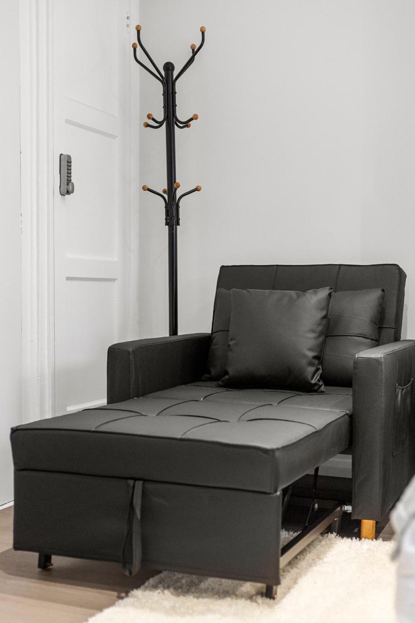 Apartment Jasmine By Yielding Bricks *