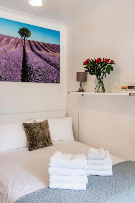 St 9 - Very Close To Tube Only 2 Mins - Apartment London