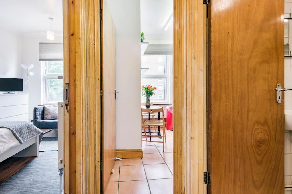 St 9 - Very Close To Tube Only 2 Mins - London