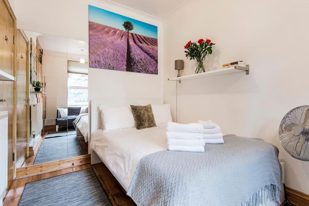 St 9 - Very Close To Tube Only 2 Mins - Apartment *