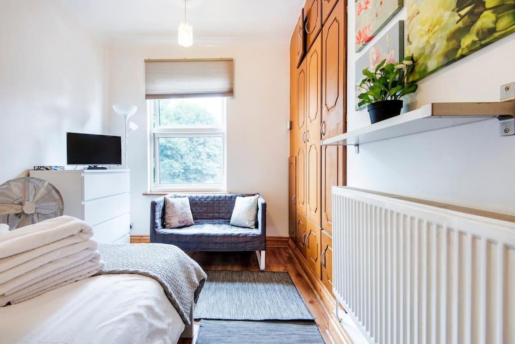 Apartment St 9 - Very Close To Tube Only 2 Mins - London