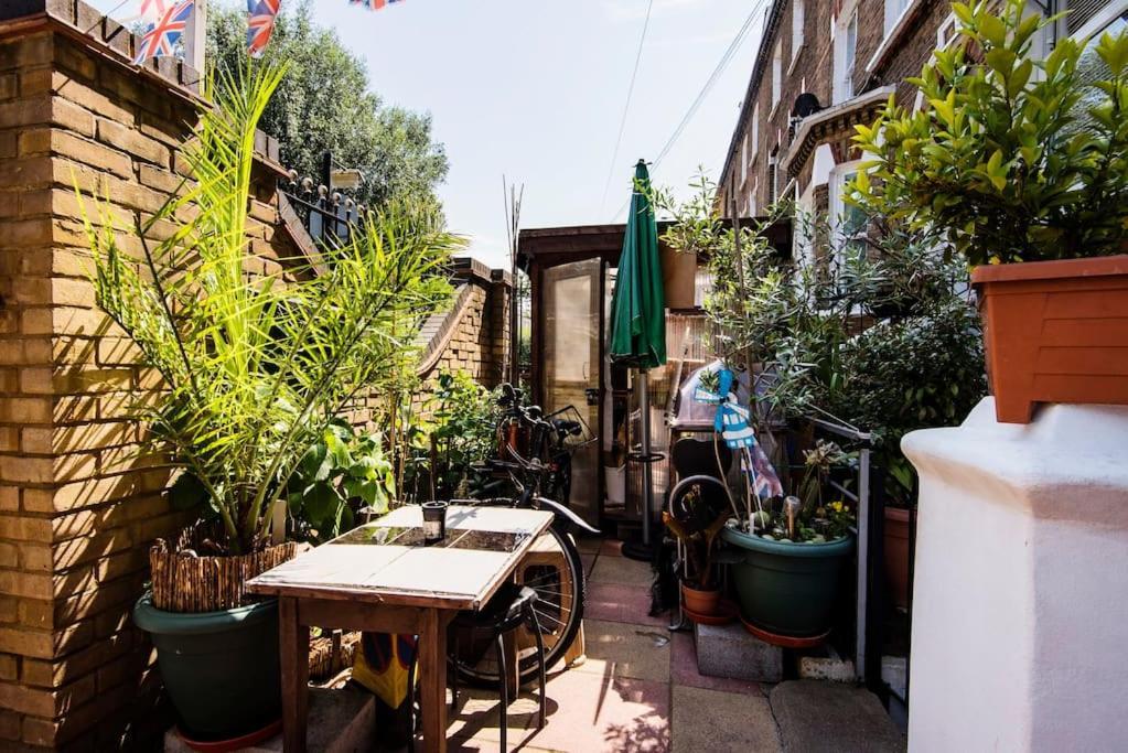 St 9 - Very Close To Tube Only 2 Mins - Apartment *