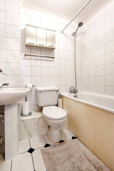 Apartment St 9 - Very Close To Tube Only 2 Mins - *