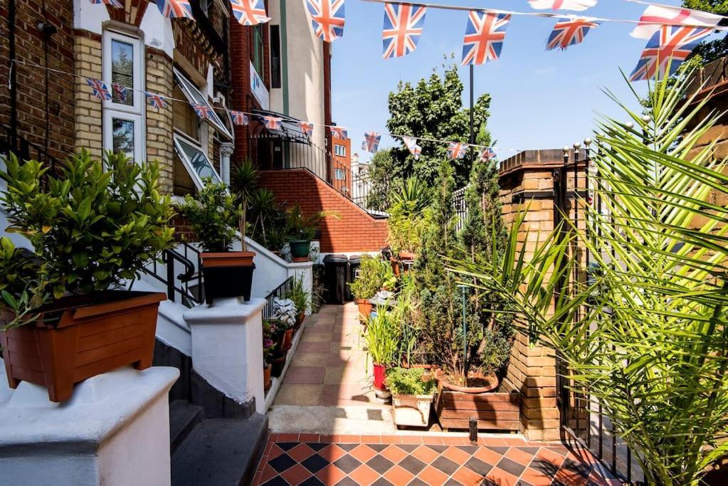 St 9 - Very Close To Tube Only 2 Mins - Apartment