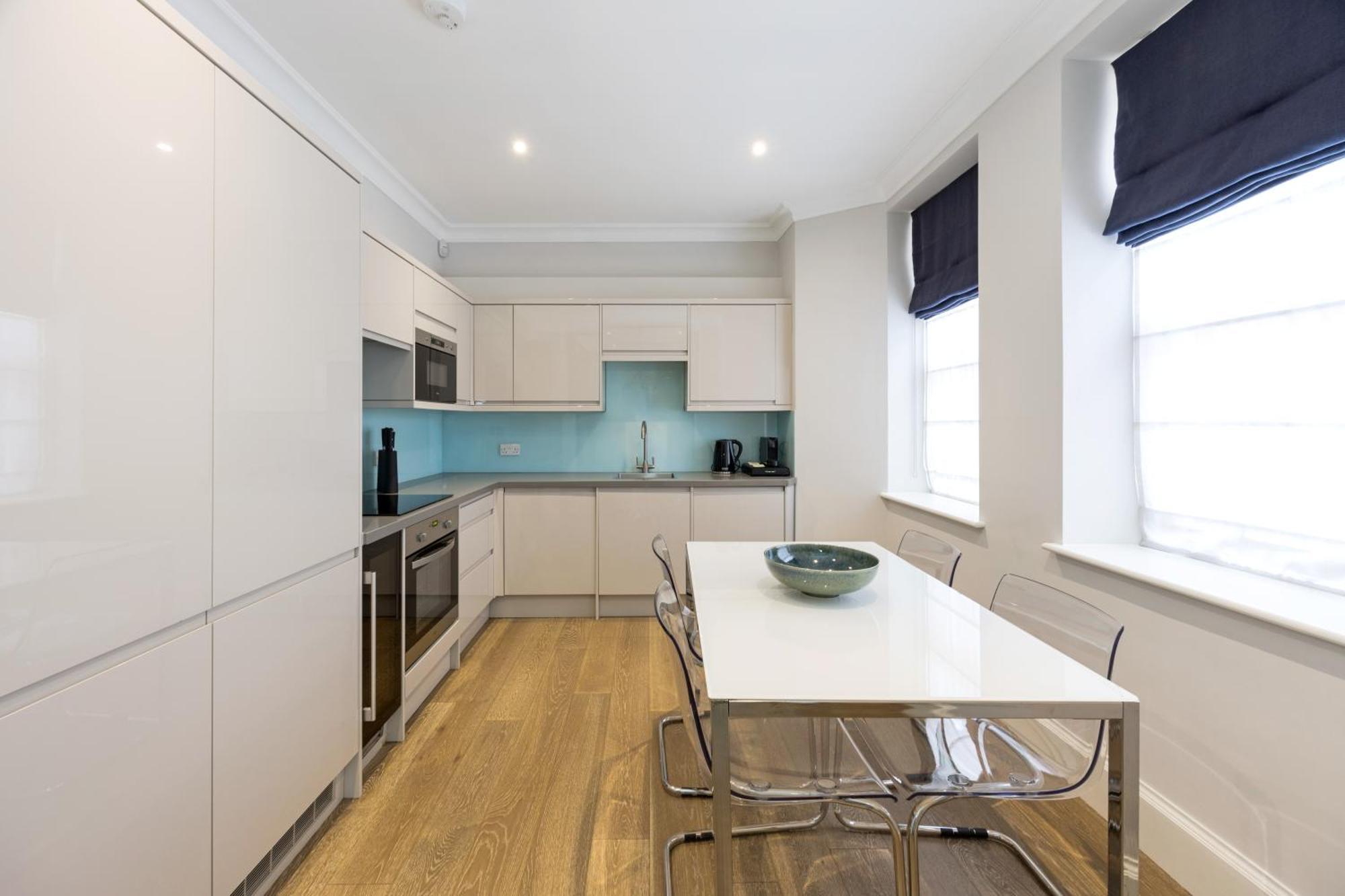 Buckingham & Lloyds Knightsbridge 5* London
