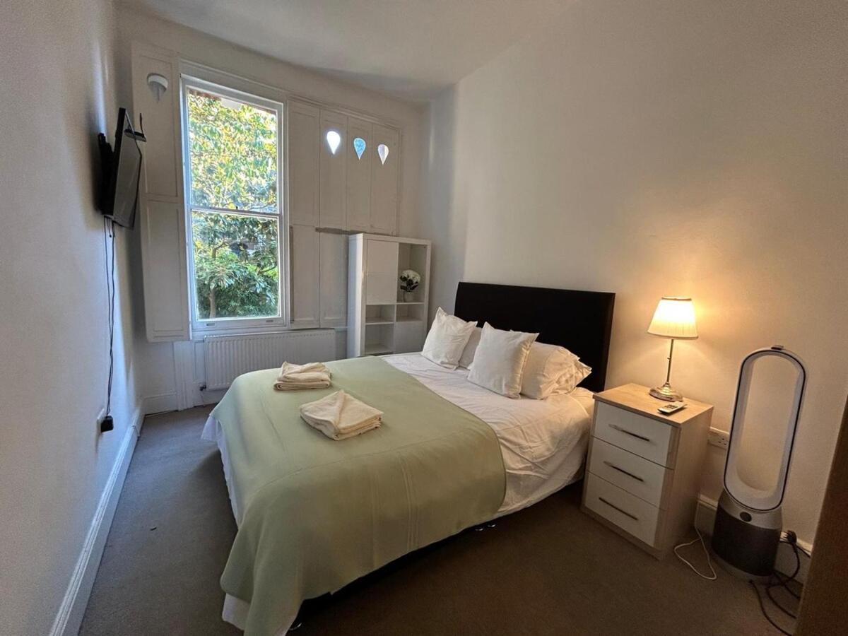 Apartment Beautiful 2 Bed In Queens Park, *
