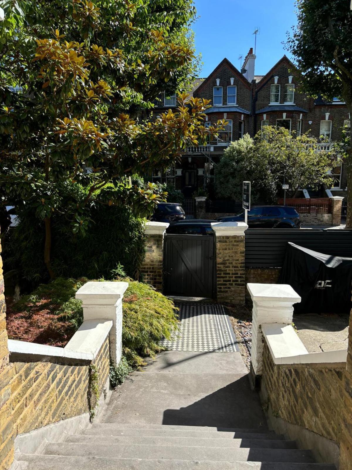 Apartment Beautiful 2 Bed In Queens Park, London