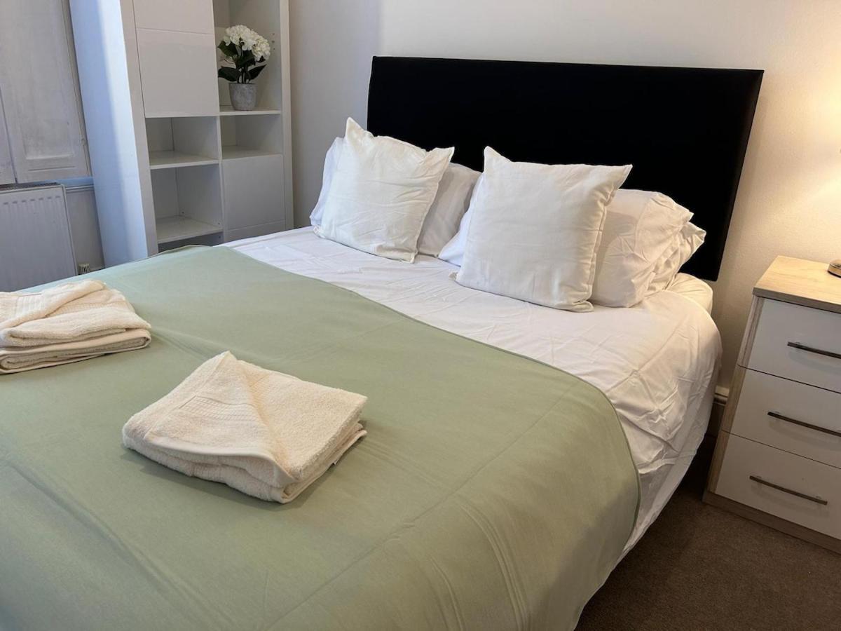 Apartment Beautiful 2 Bed In Queens Park, *