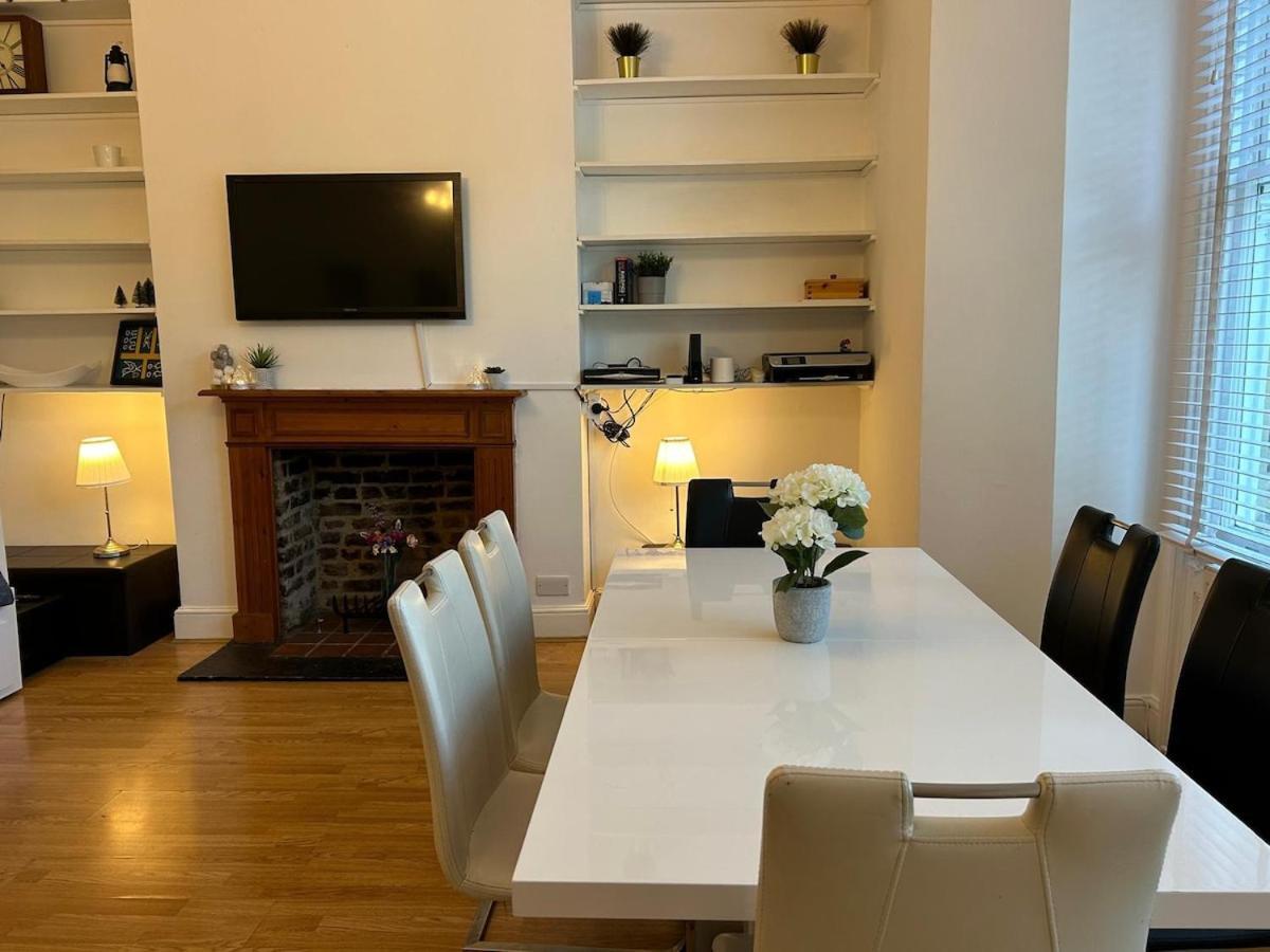 Beautiful 2 Bed In Queens Park, Apartment London