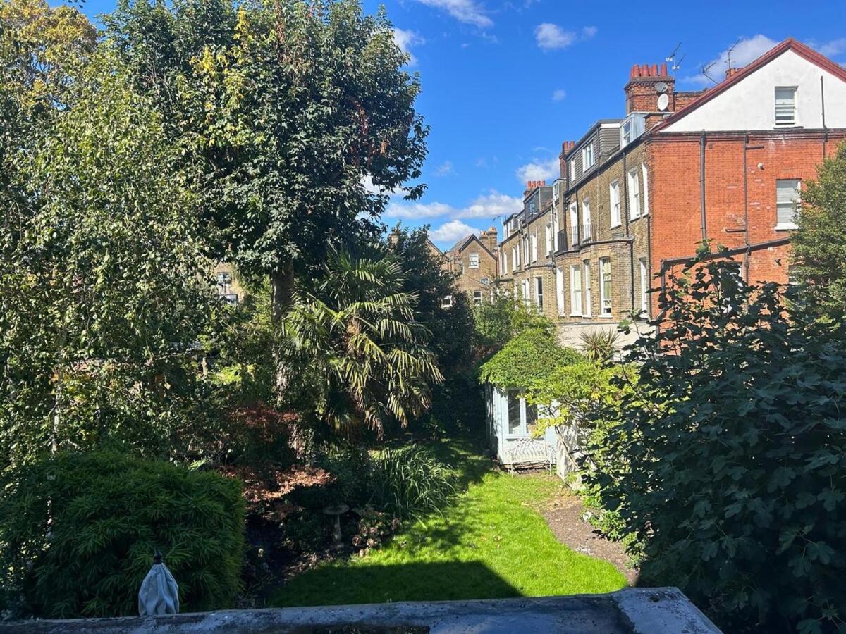 Beautiful 2 Bed In Queens Park, London