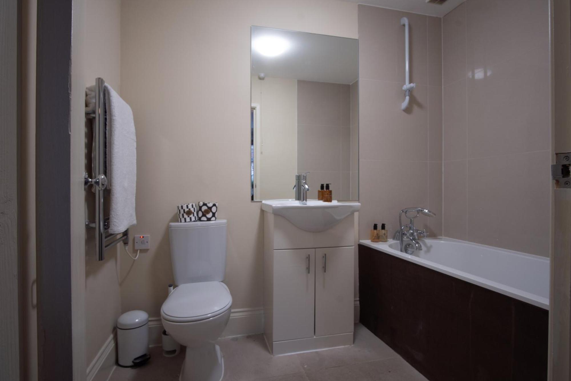 The Egerton - Serviced Apartment