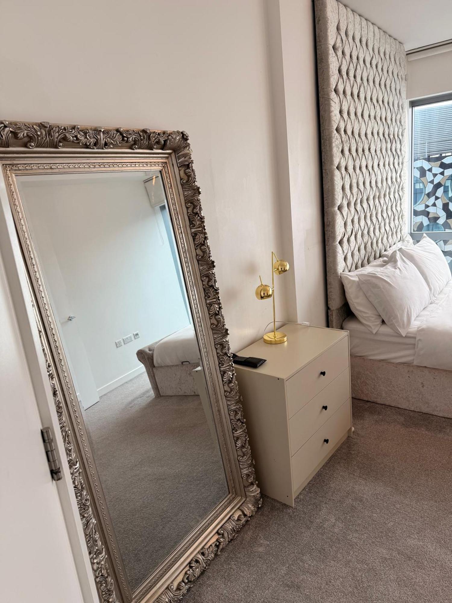 02 Arena View Apartment London