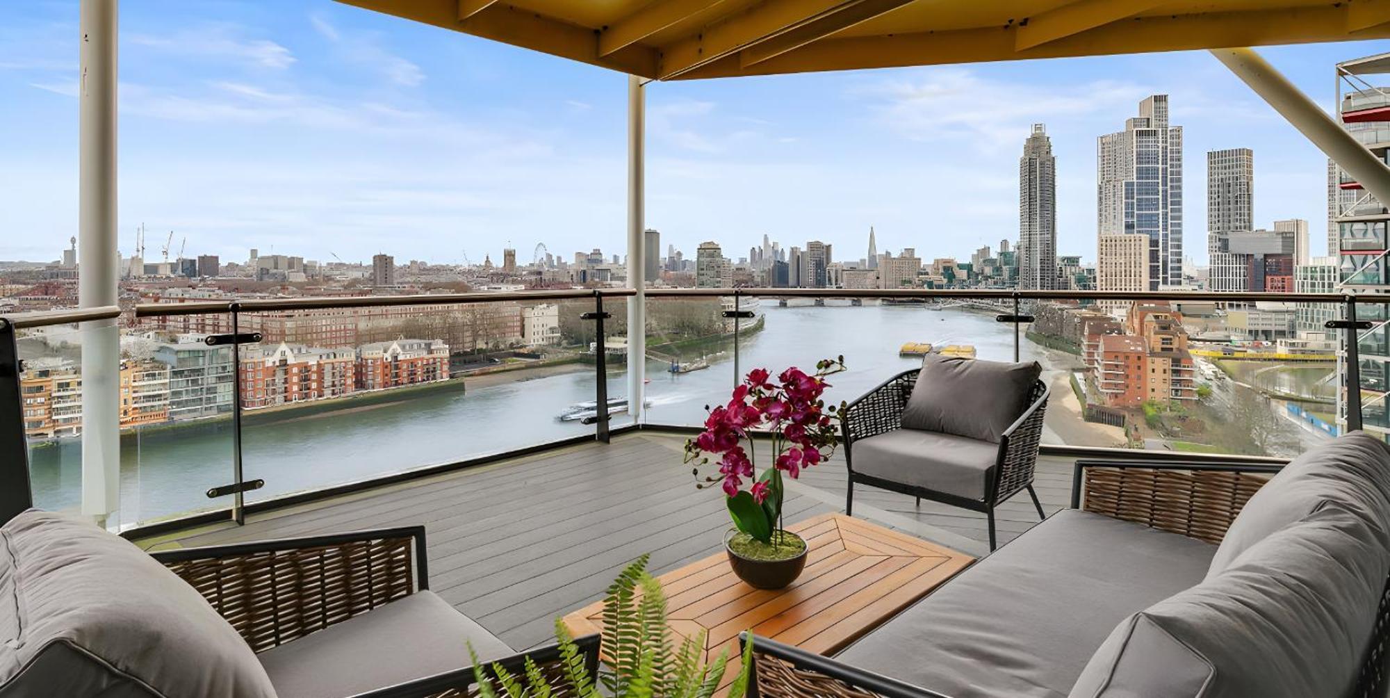 Aparthotel Riverlight Nine Elms Battersea Power Station London