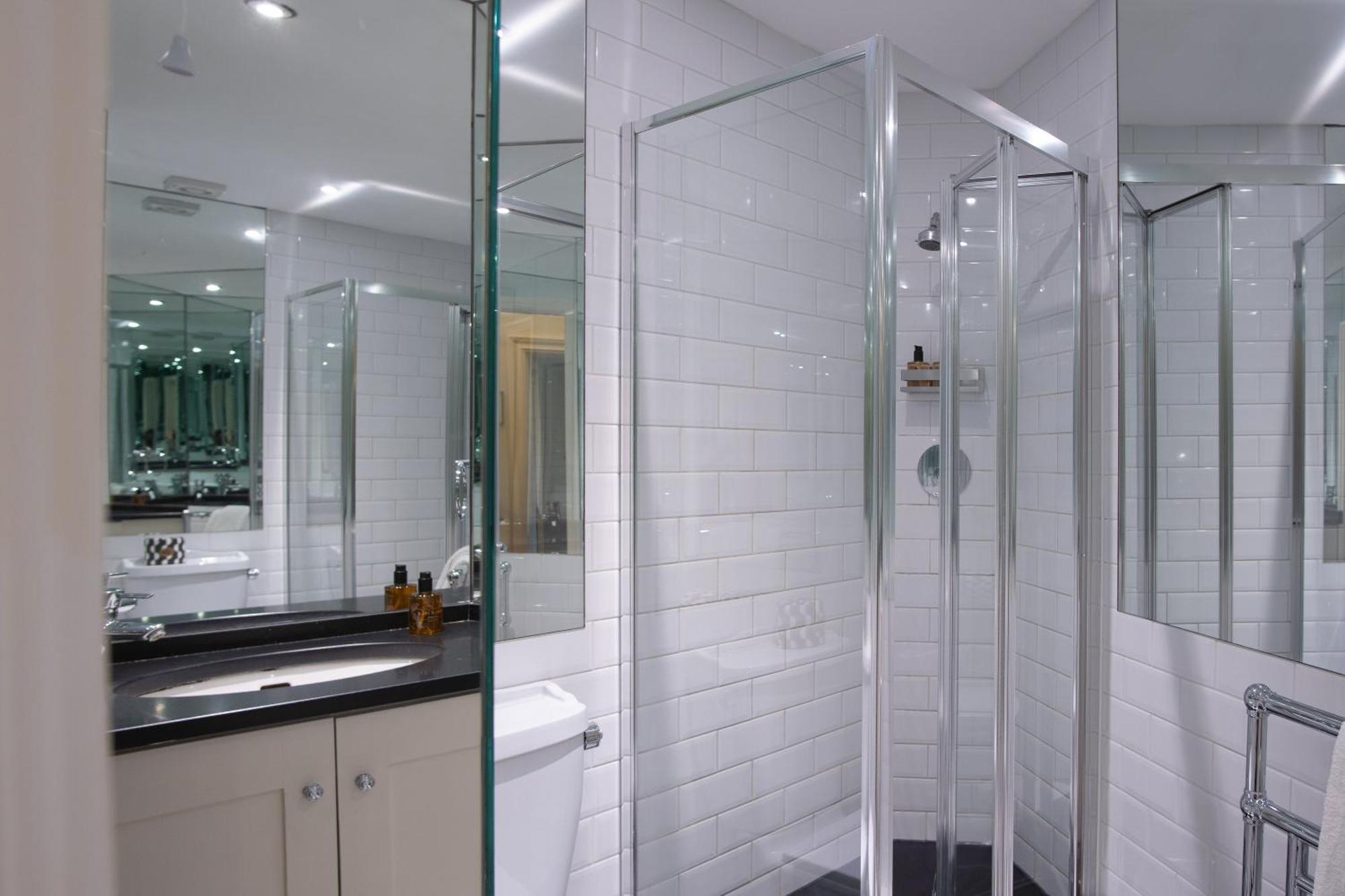 Apartment The Egerton - Serviced London