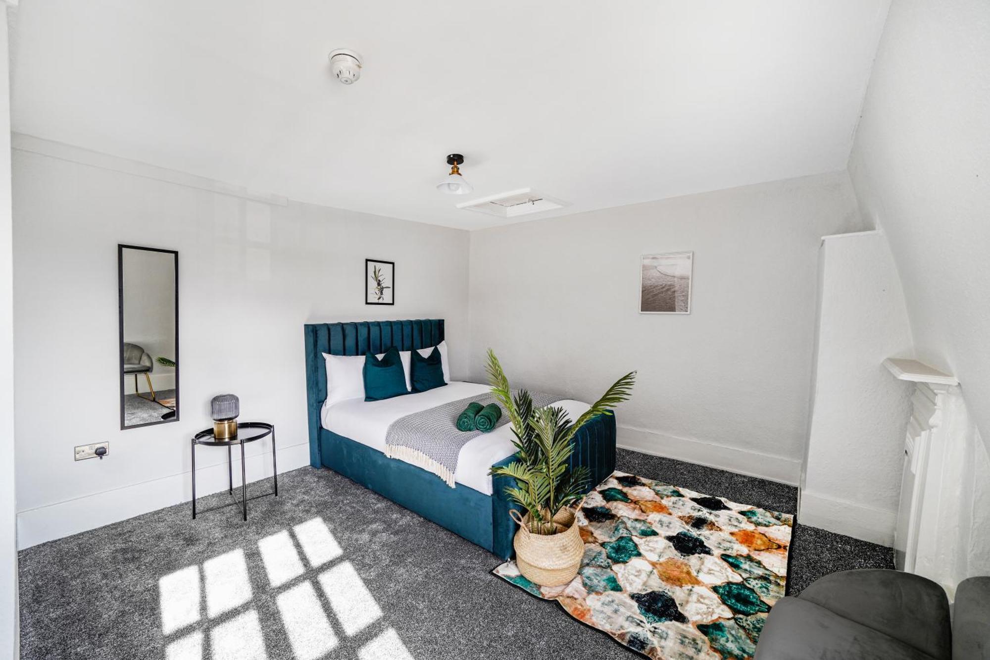 In Chiswick Apartment *