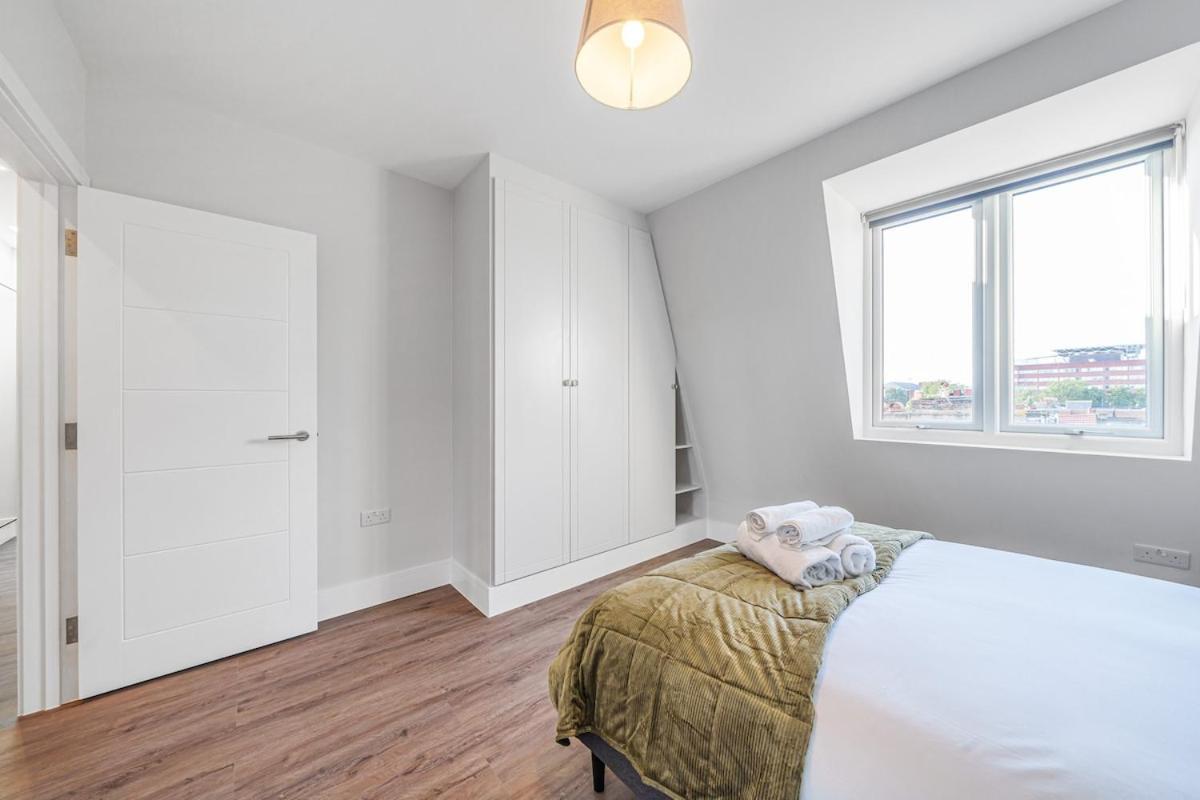 2 Bed Spacious Brand New Flat Apartment London