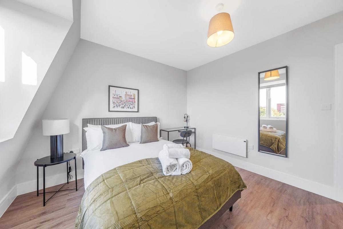 Apartment 2 Bed Spacious Brand New Flat London