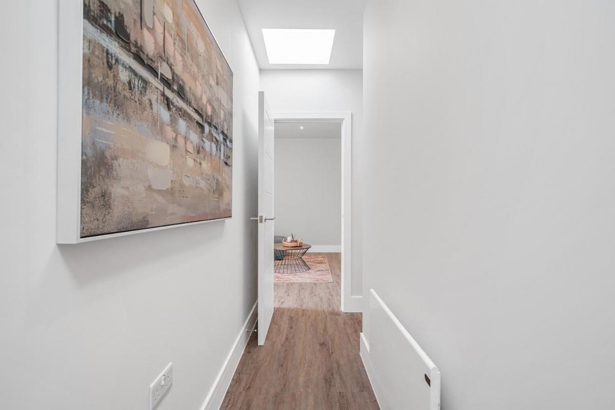 2 Bed Spacious Brand New Flat