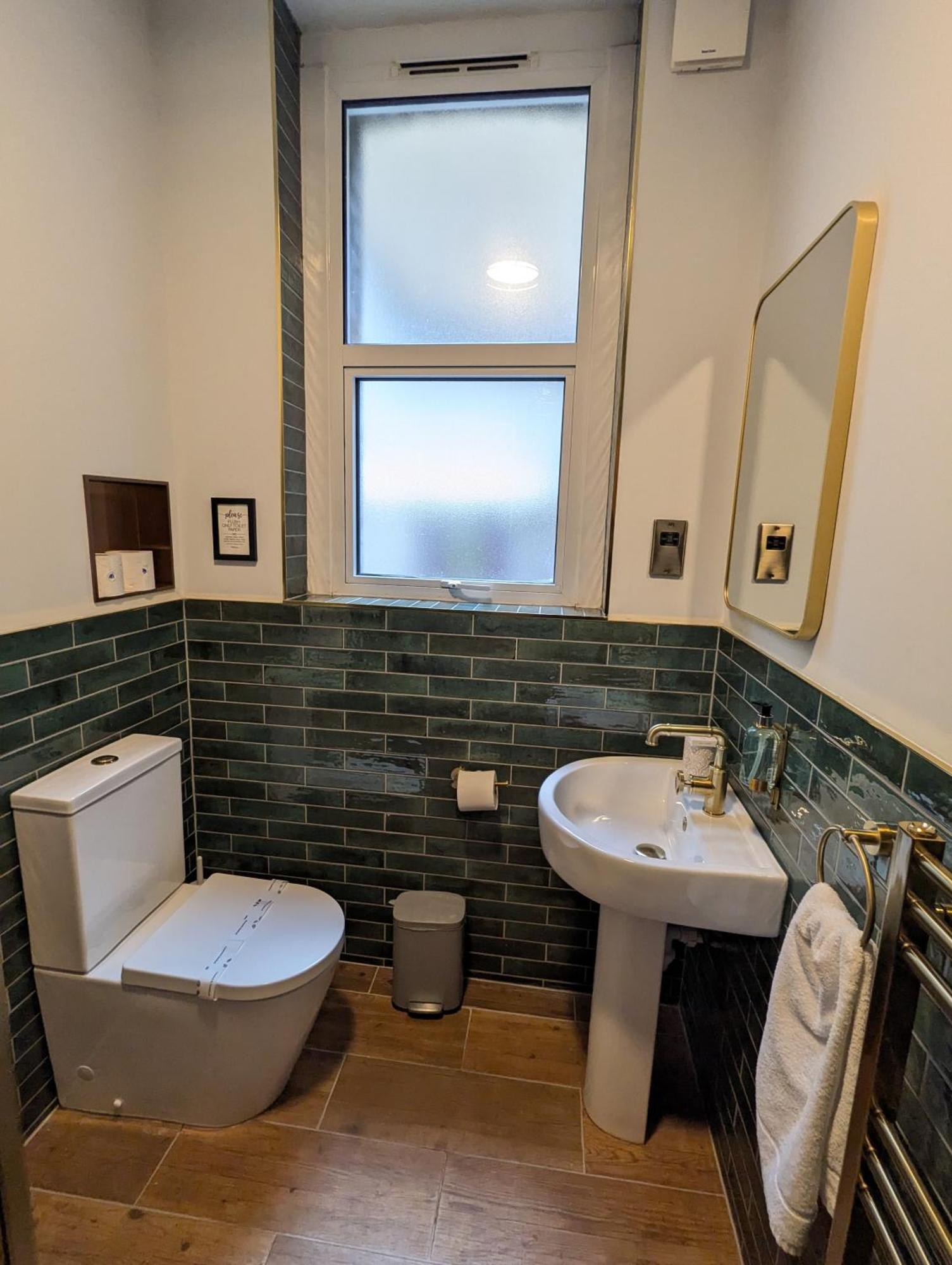- Great Location Apartment *