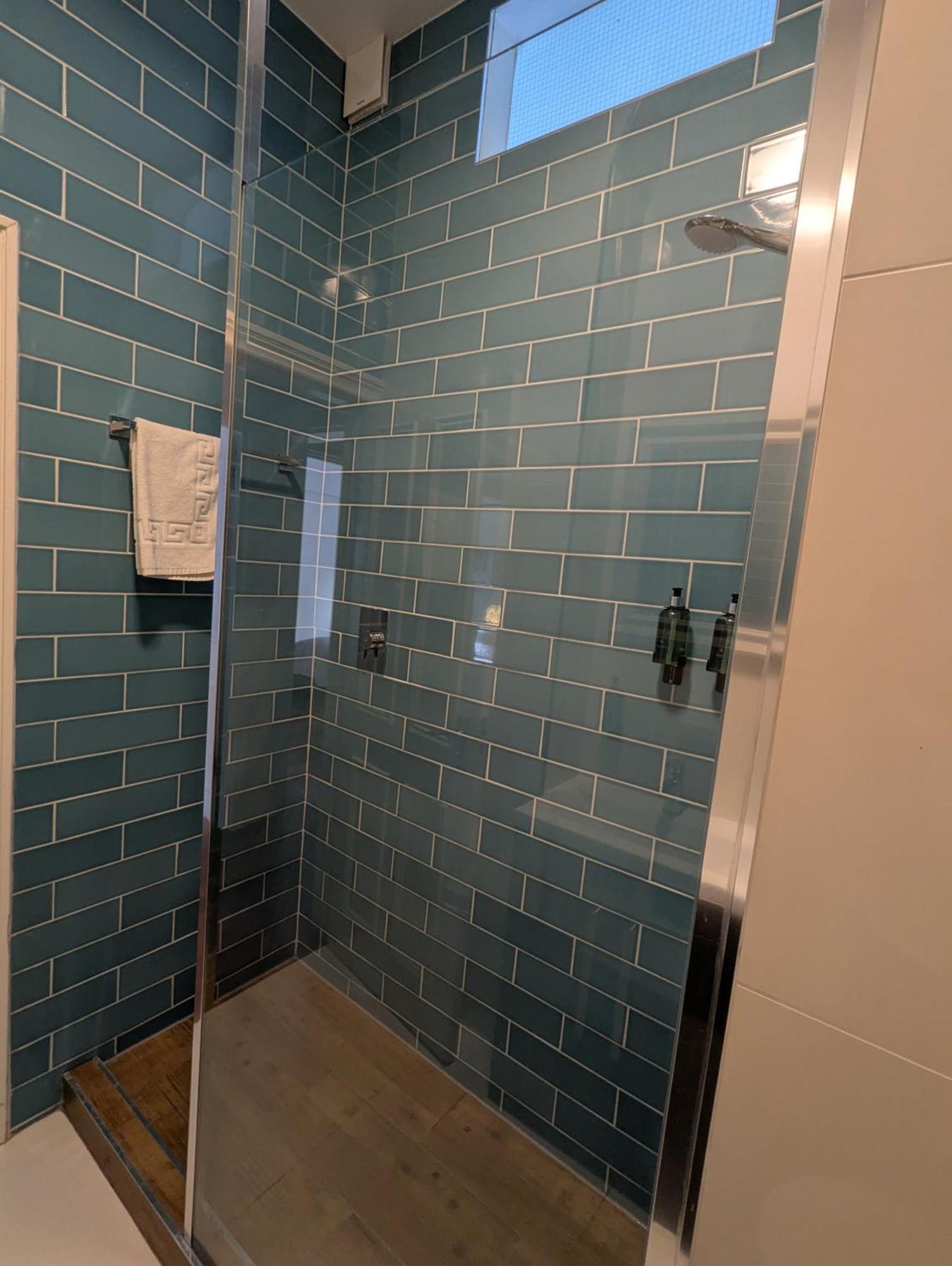 Apartment - Great Location