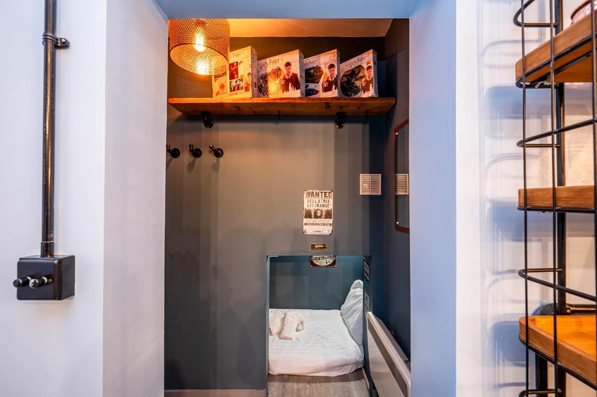 Apartment Harry Potter Cupboard London