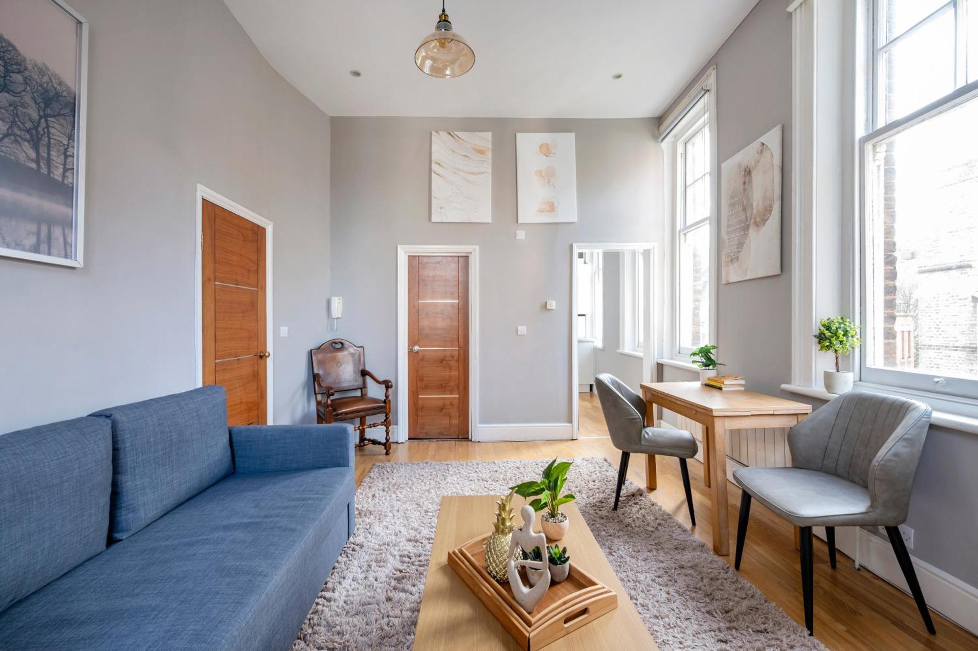 Apartment Sunny Corner In Center Of