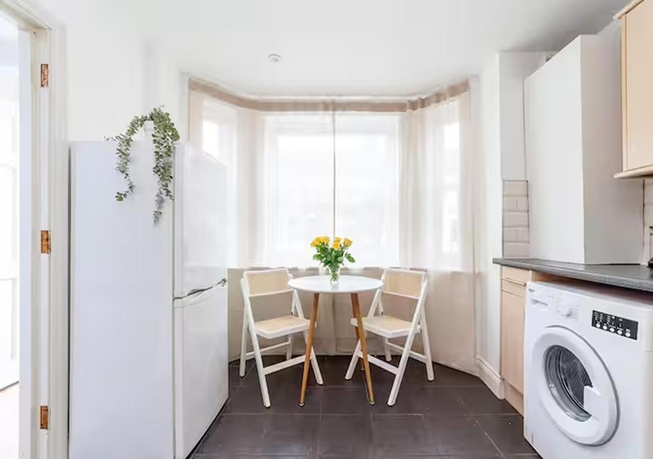 Ferienhaus Arte Serviced Stratford - 3 Bedrooms 2 Bathrooms London, Stratford, Maryland, Free Parking, Garden, Weekly Or Monthly - Up To 8 Guests London