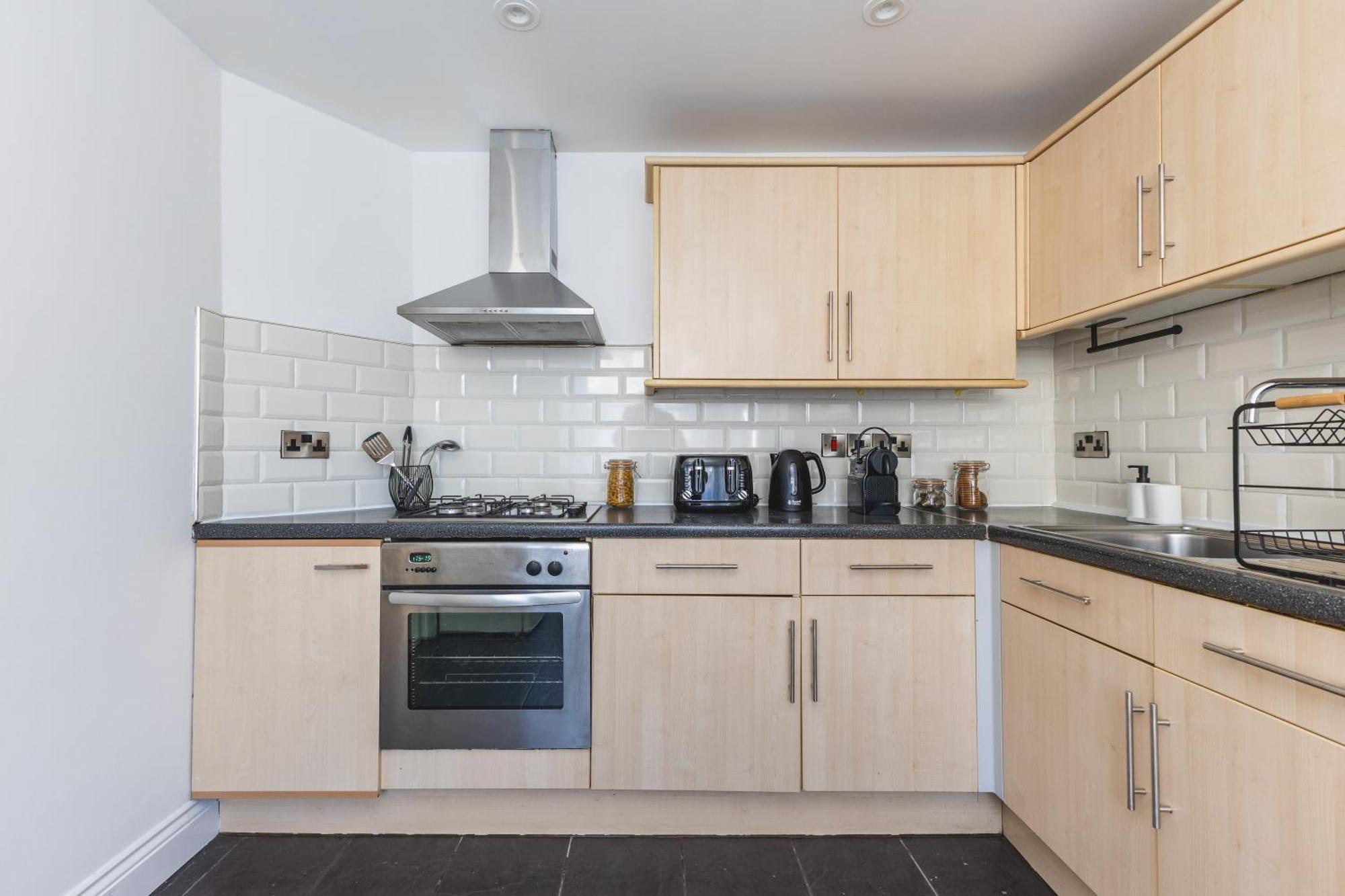 Ferienhaus Arte Serviced Stratford - 3 Bedrooms 2 Bathrooms London, Stratford, Maryland, Free Parking, Garden, Weekly Or Monthly - Up To 8 Guests