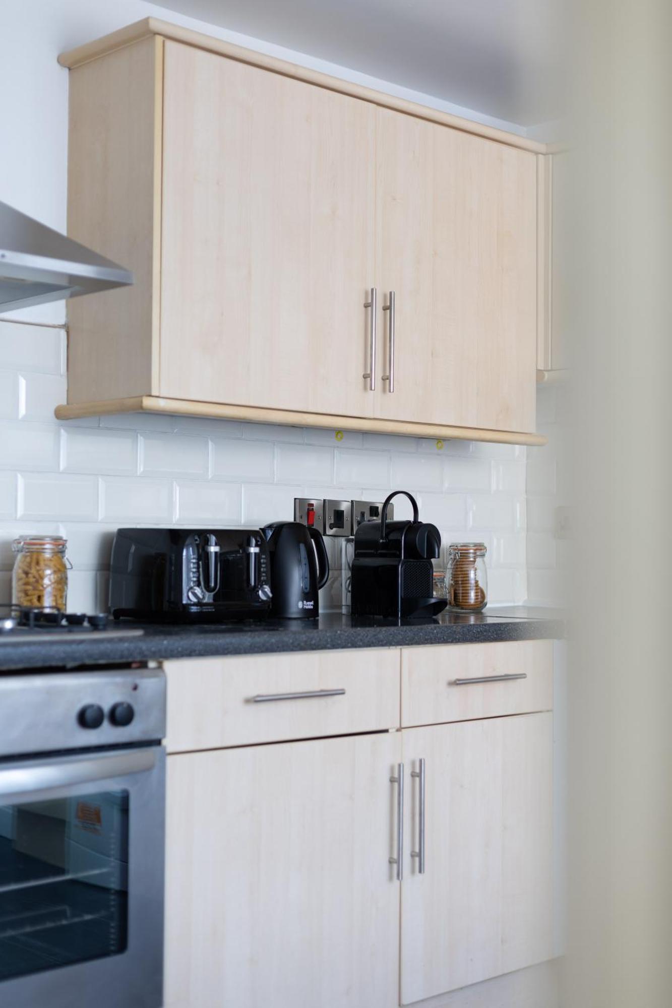 Arte Serviced Stratford - 3 Bedrooms 2 Bathrooms London, Stratford, Maryland, Free Parking, Garden, Weekly Or Monthly - Up To 8 Guests Ferienhaus *