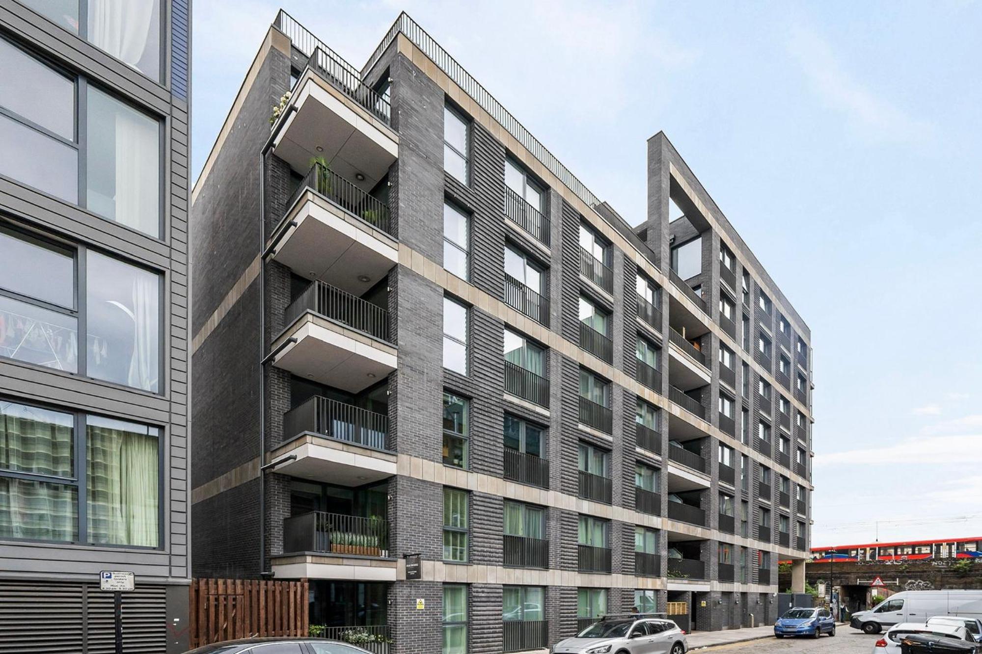 Impeccable Modern 2br Peachy Londres