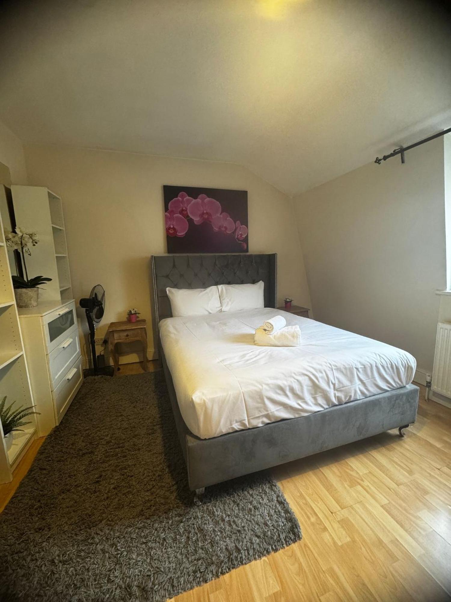 Comfortable Family Near Apartment *