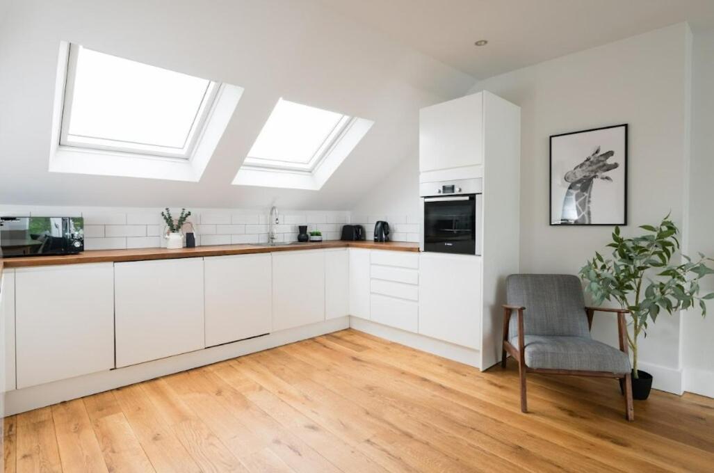 Contemporary 2 Bed Loft Honor Oak, *