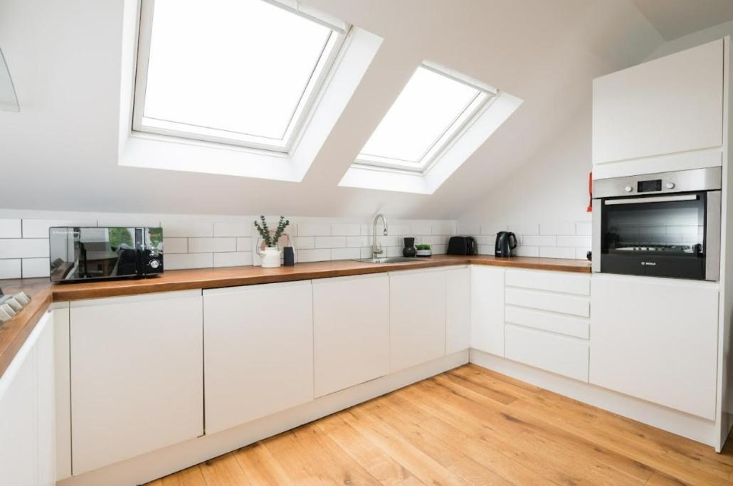 Contemporary 2 Bed Loft Honor Oak, Apartment